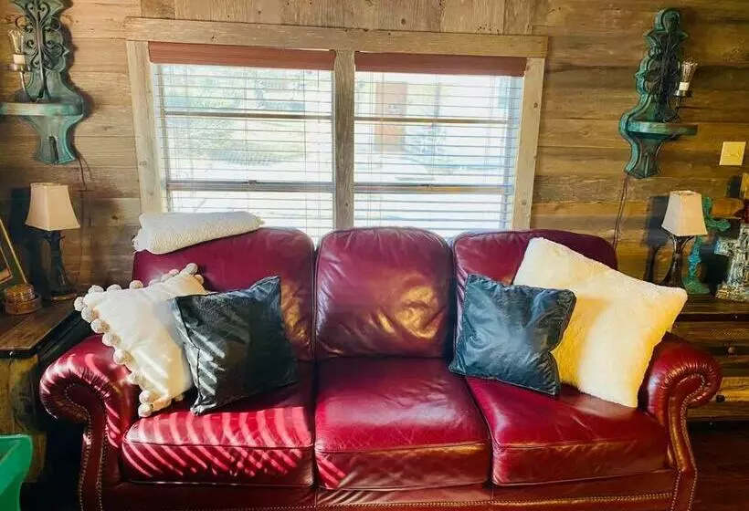 8th St. Cowboy Haus I Biker Friendly I River