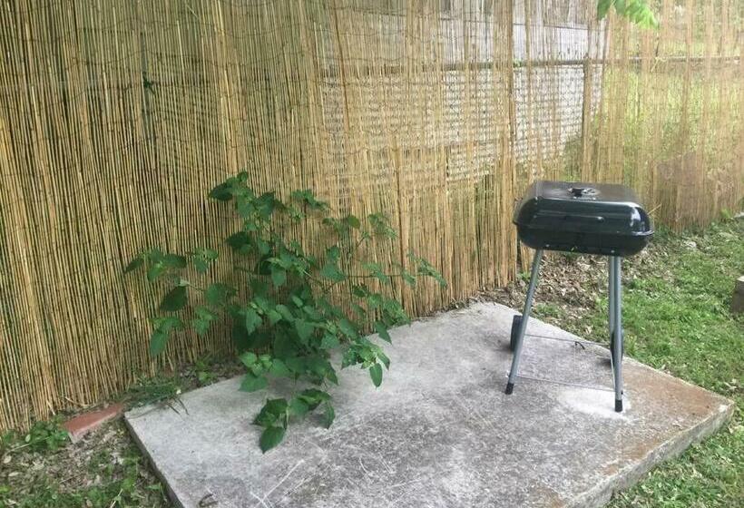 8th St. Cowboy Haus I Biker Friendly I River