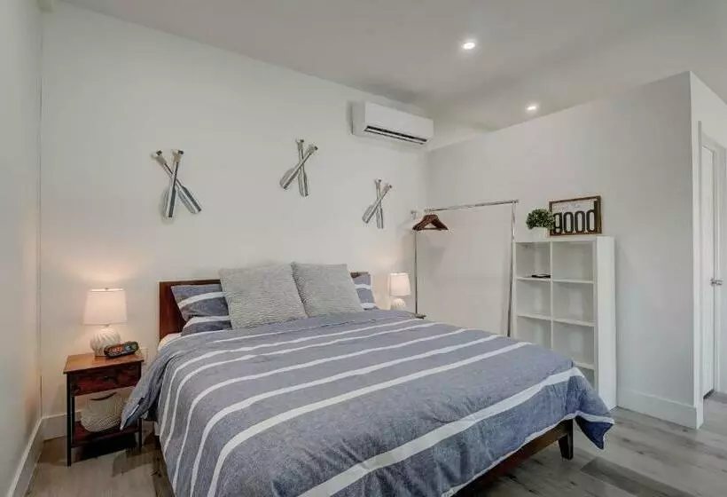 Guest House In A Downtown Bonita Springs Compound