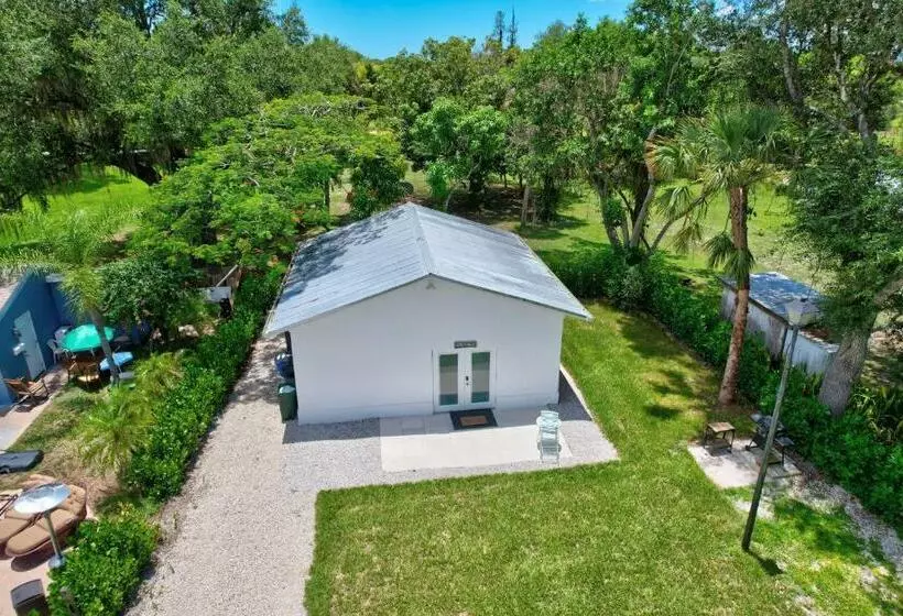 Guest House In A Downtown Bonita Springs Compound
