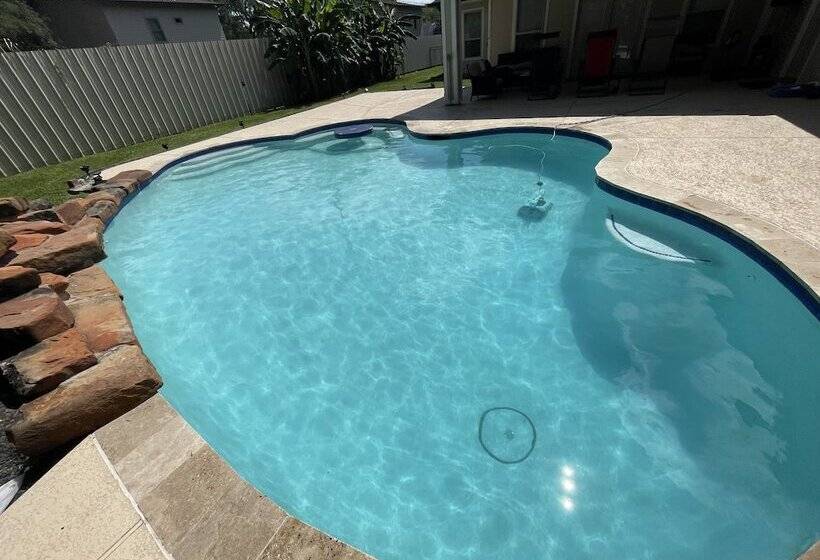 Magnito Mini Mansion At I A H Airport