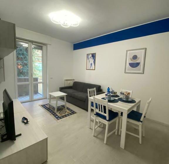 Lady Indigo San Siro