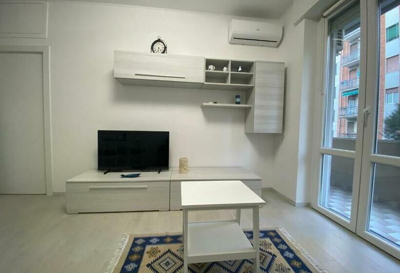 Lady Indigo San Siro