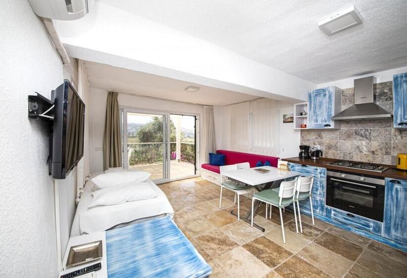 Lovely Flat With Pool And Nature View In Bodrum