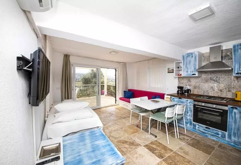 Lovely Flat With Pool And Nature View In Bodrum