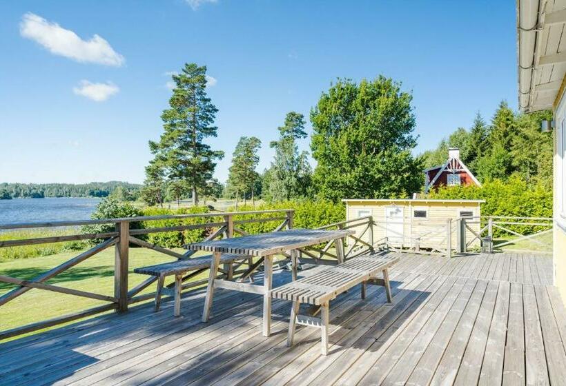 Nice Cottage With A Panoramic View Of Lake Ylen
