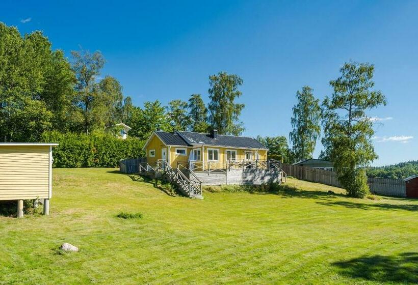 Nice Cottage With A Panoramic View Of Lake Ylen