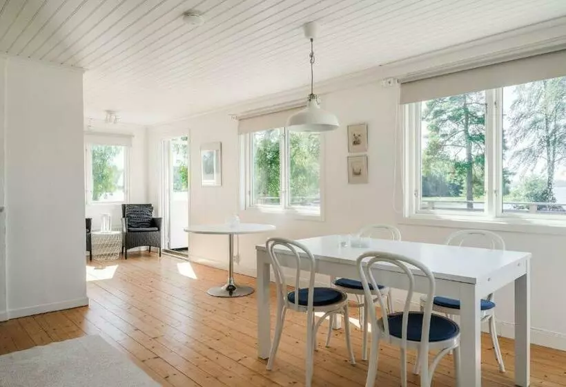 Nice Cottage With A Panoramic View Of Lake Ylen