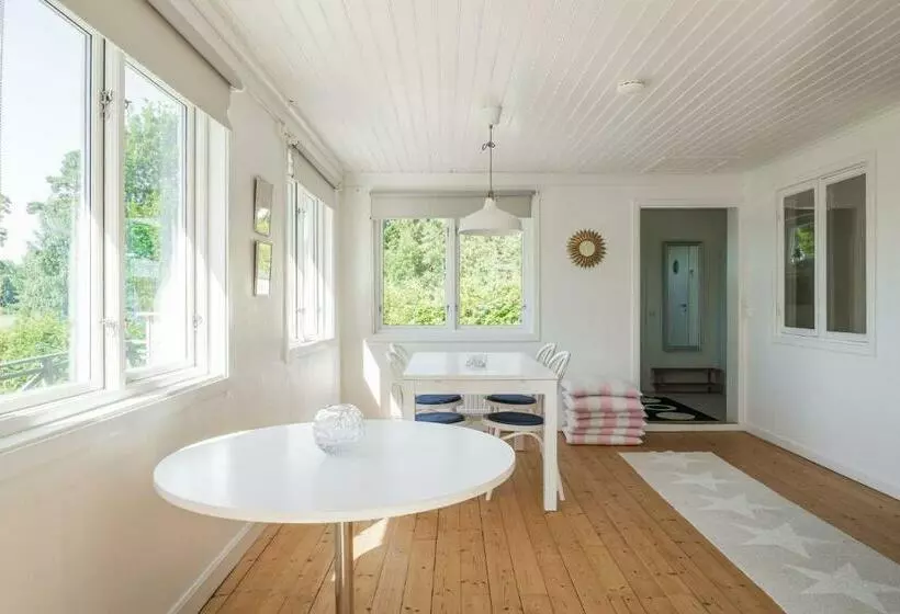Nice Cottage With A Panoramic View Of Lake Ylen