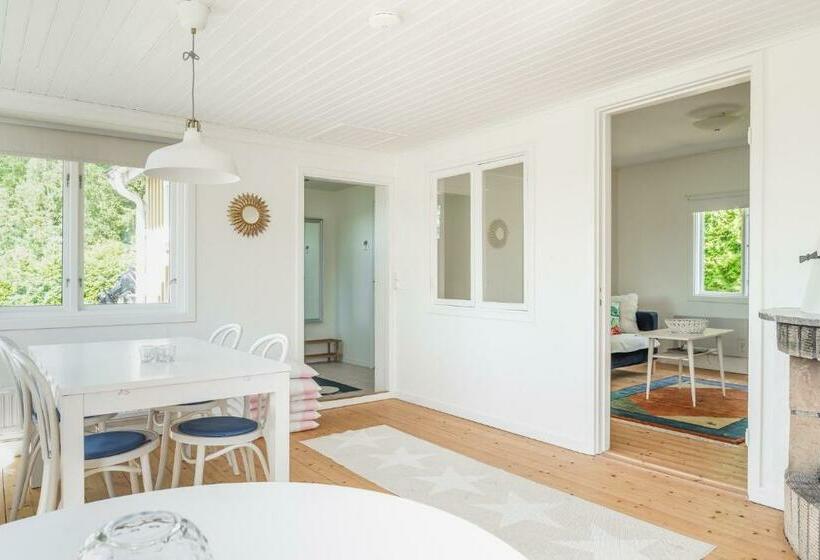 Nice Cottage With A Panoramic View Of Lake Ylen