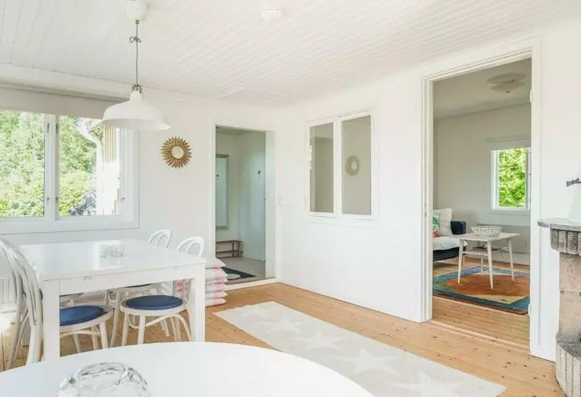 Nice Cottage With A Panoramic View Of Lake Ylen