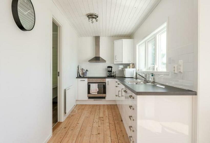 Nice Cottage With A Panoramic View Of Lake Ylen