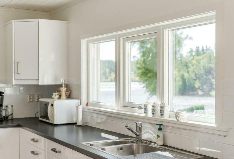 Nice Cottage With A Panoramic View Of Lake Ylen