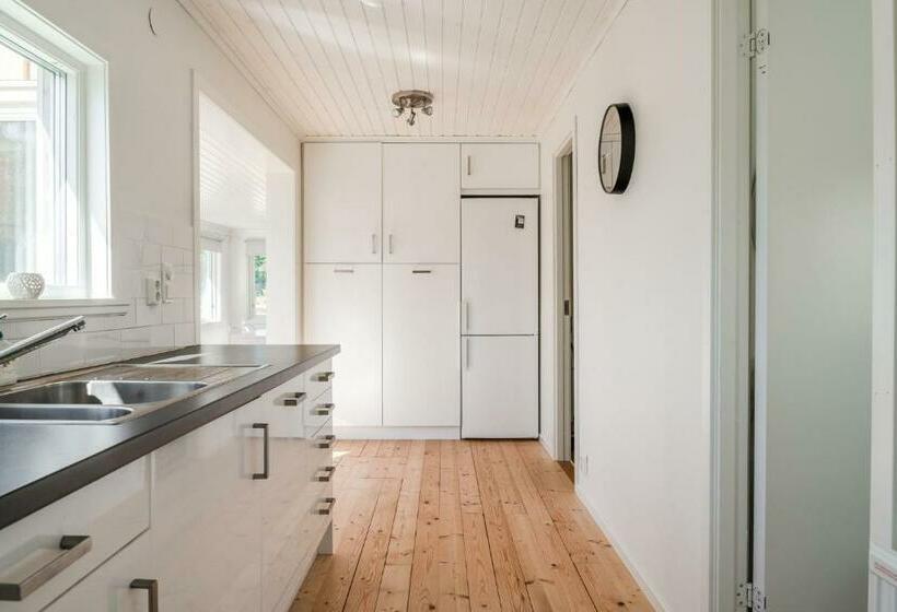 Nice Cottage With A Panoramic View Of Lake Ylen