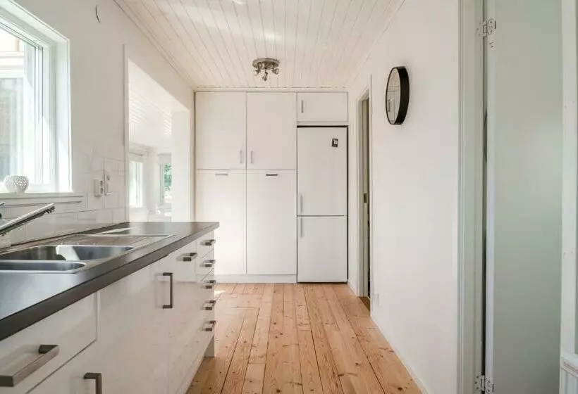 Nice Cottage With A Panoramic View Of Lake Ylen