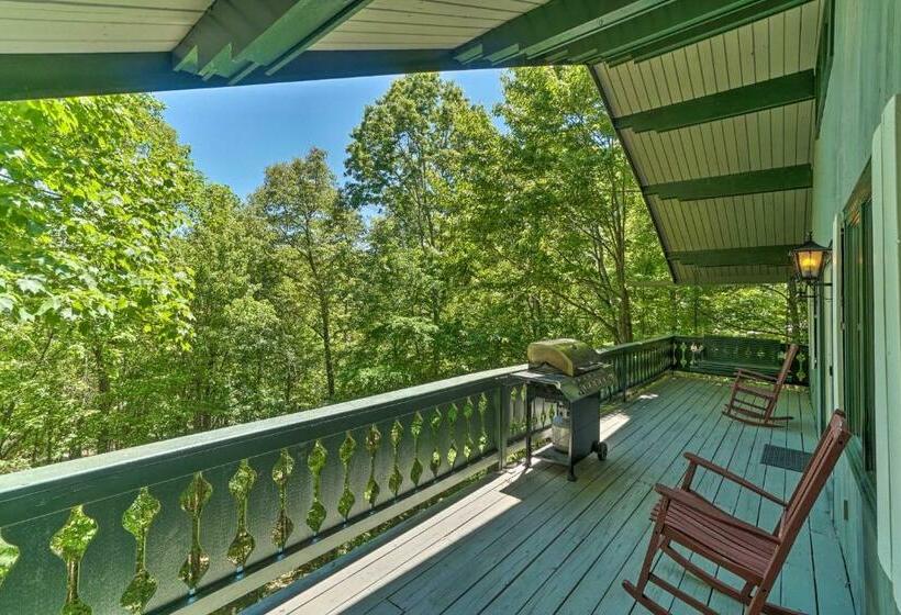 Serene Sky Valley Family Chalet With Fireplace