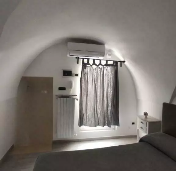 40 S Suite
