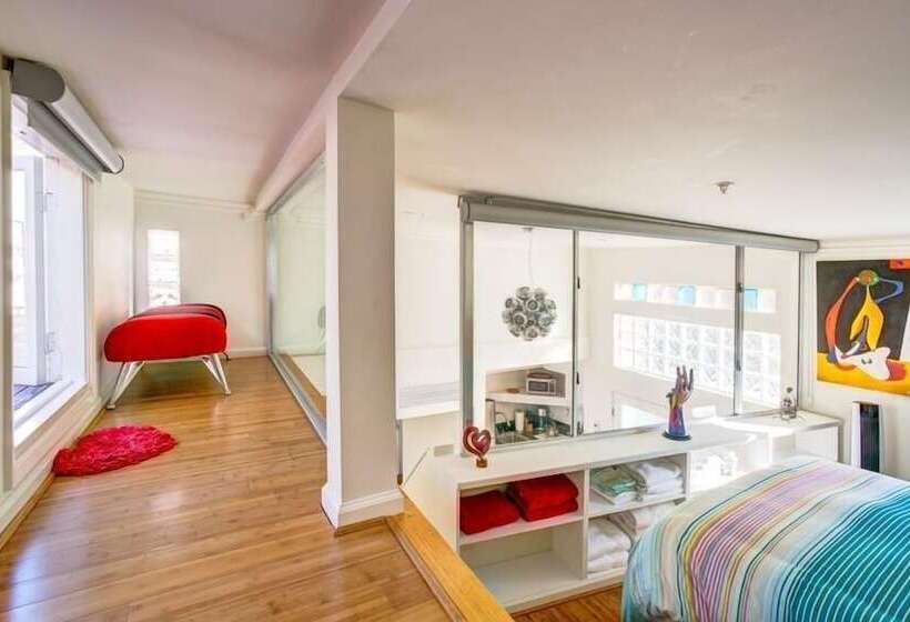 Beverly Hills Modern Guesthouse