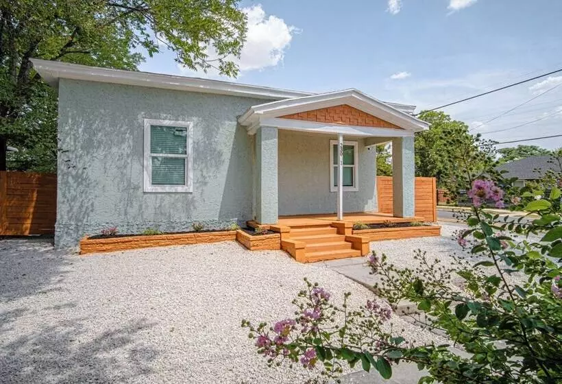 Cozy And Lovely 2br 2ba Apt#a Near Lively Downtown