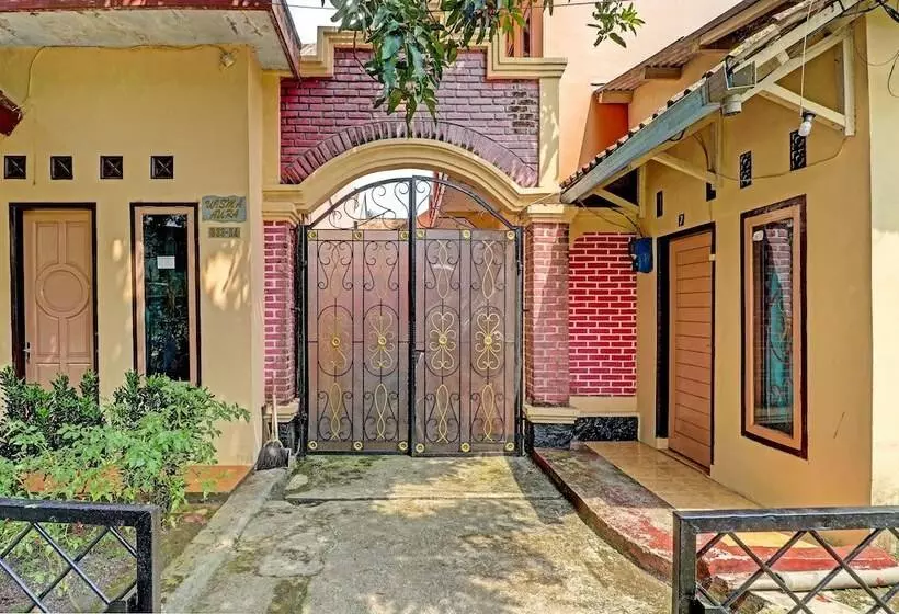 Hotelli Spot On 91478 Wisma Aura Syariah