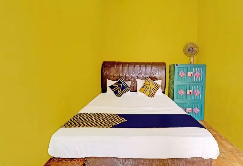 Hotelli Spot On 91478 Wisma Aura Syariah