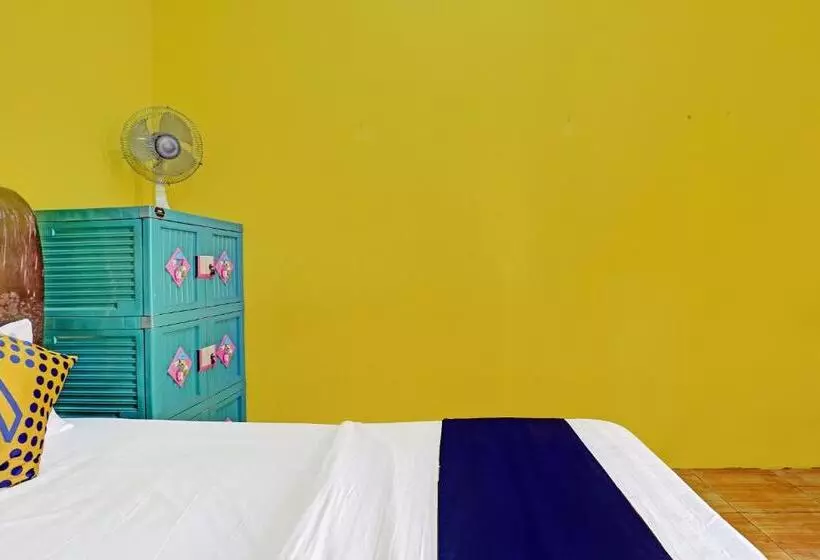 Hotelli Spot On 91478 Wisma Aura Syariah