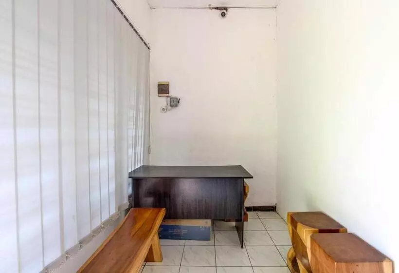 Hotel Spot On 91521 Mayong Guesthouse