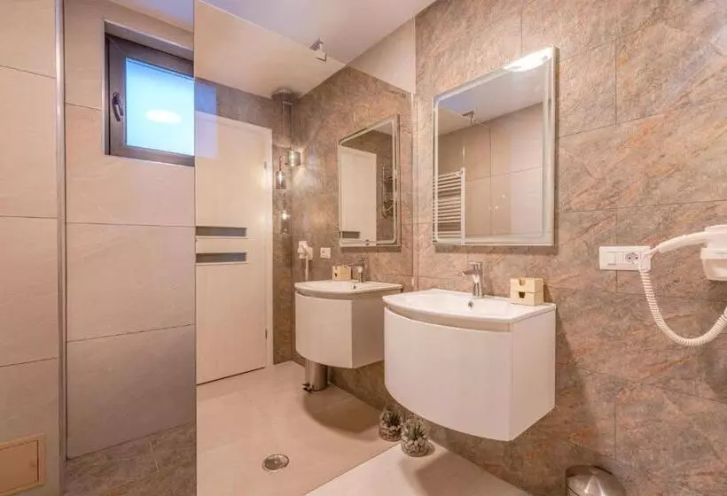 ペンション Iris Predeal