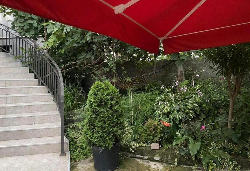 پانسیون Sanny Kobuleti