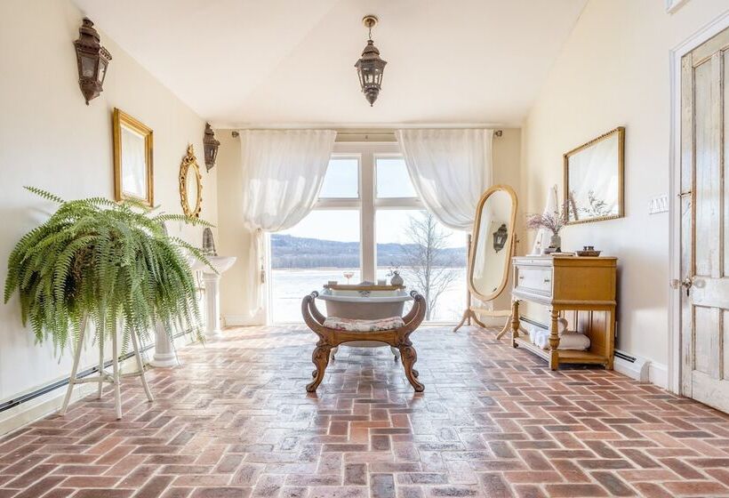 River House By Avantstay Historic Secluded Estate On The Hudson River W Pool Sleeps 24