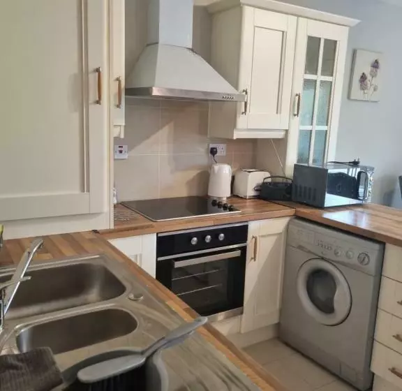 2bedroomed Apartment On First Floor With Balcony