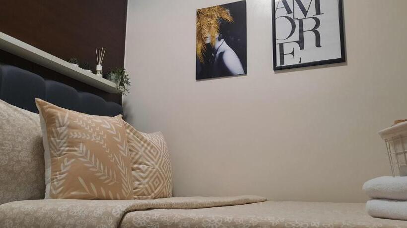 Stylish&comfort Unit With Balcony In Air Makati