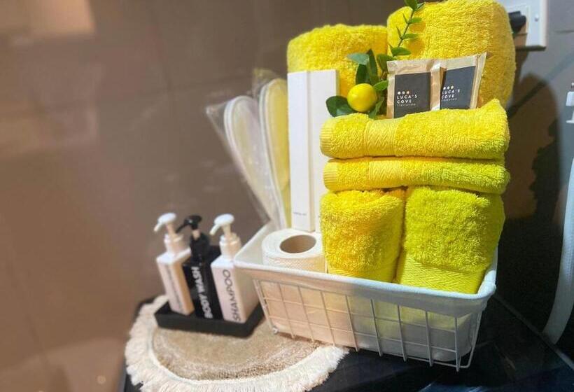 Stylish&comfort Unit With Balcony In Air Makati