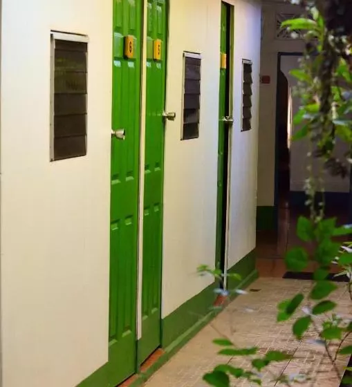 ユースホステル Hostal El Rio
