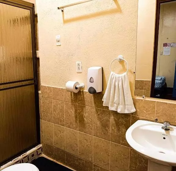 ユースホステル Hostal El Rio
