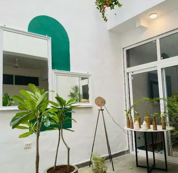 Aamiaismajoitus (B&B) Anandmai Sustainable Living Spaces