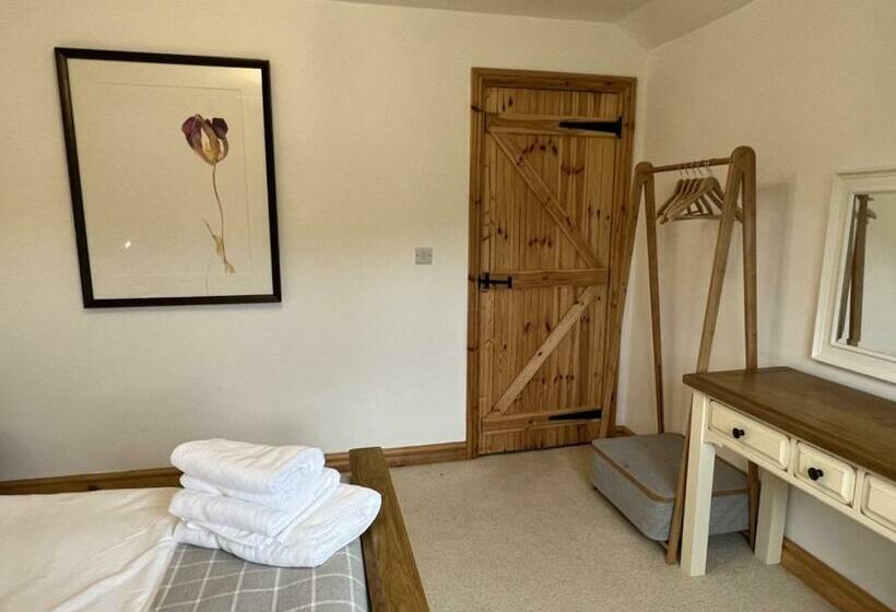 تختخواب و صبحانه North Gower Cottage