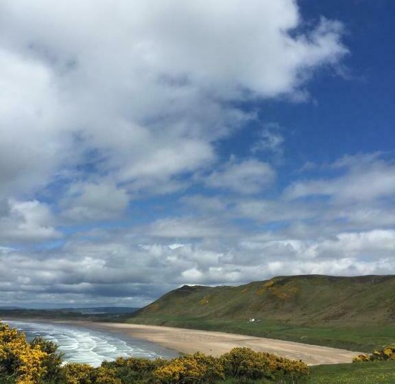 تختخواب و صبحانه North Gower Cottage