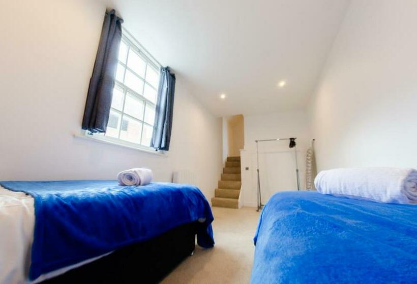 Cosy Apartment   14 Charlotte House