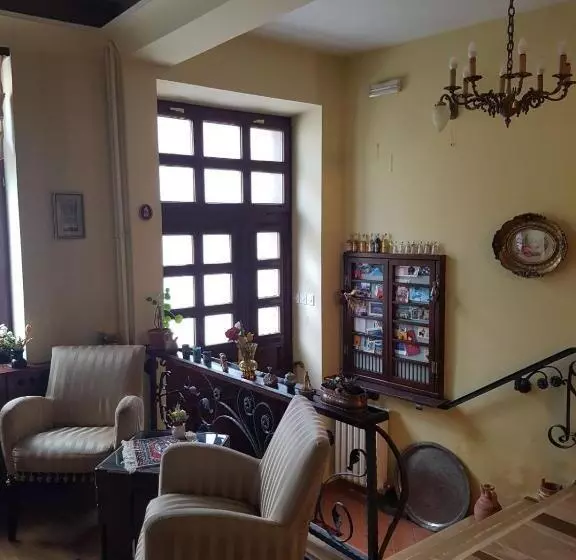 هتل Ada Apartments