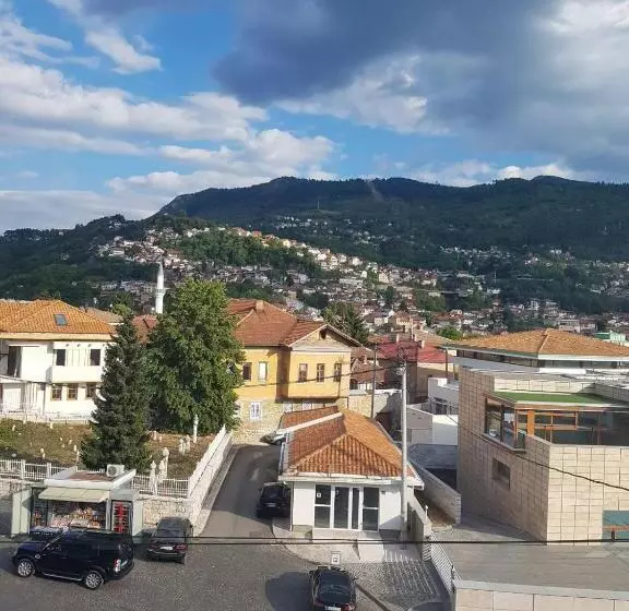 هتل Ada Apartments