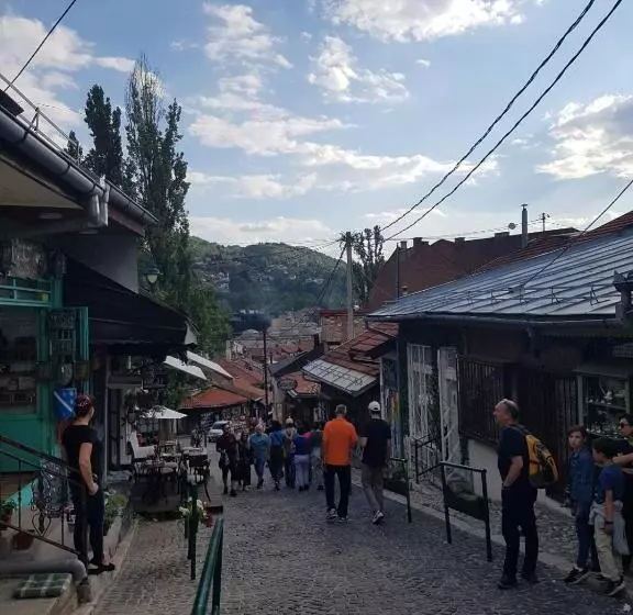 هتل Ada Apartments