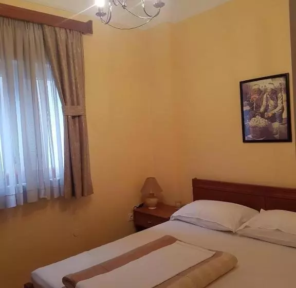 هتل Ada Apartments