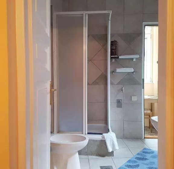 هتل Ada Apartments