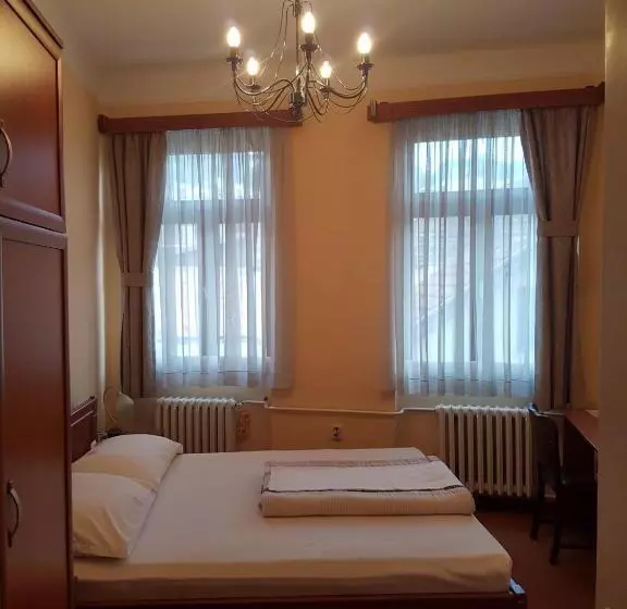 هتل Ada Apartments