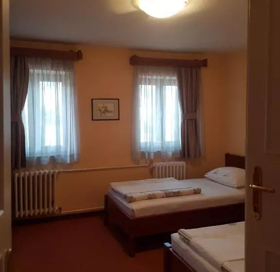 هتل Ada Apartments