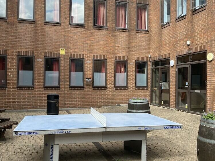 بنسيون Rooms For Students Only Cricklewood Lane