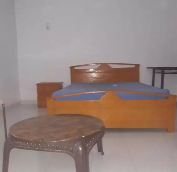 پانسیون Transit