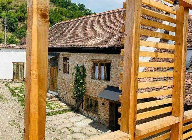 Пансион Critz Cross