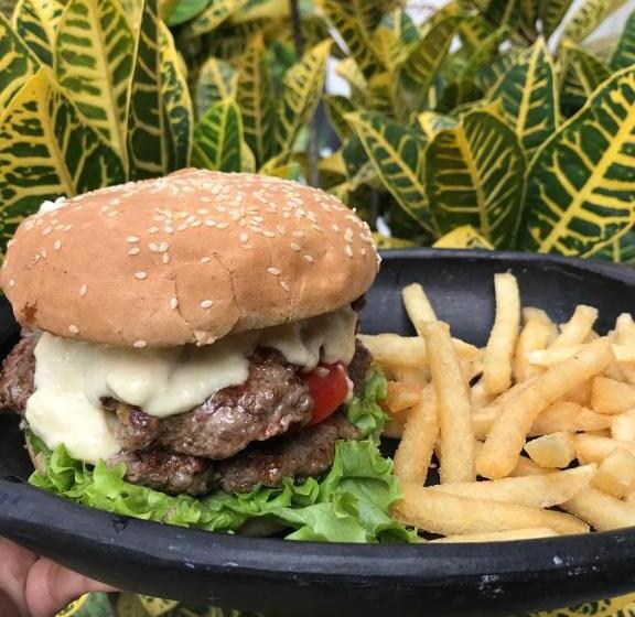 膳宿费 Solarte Hostel